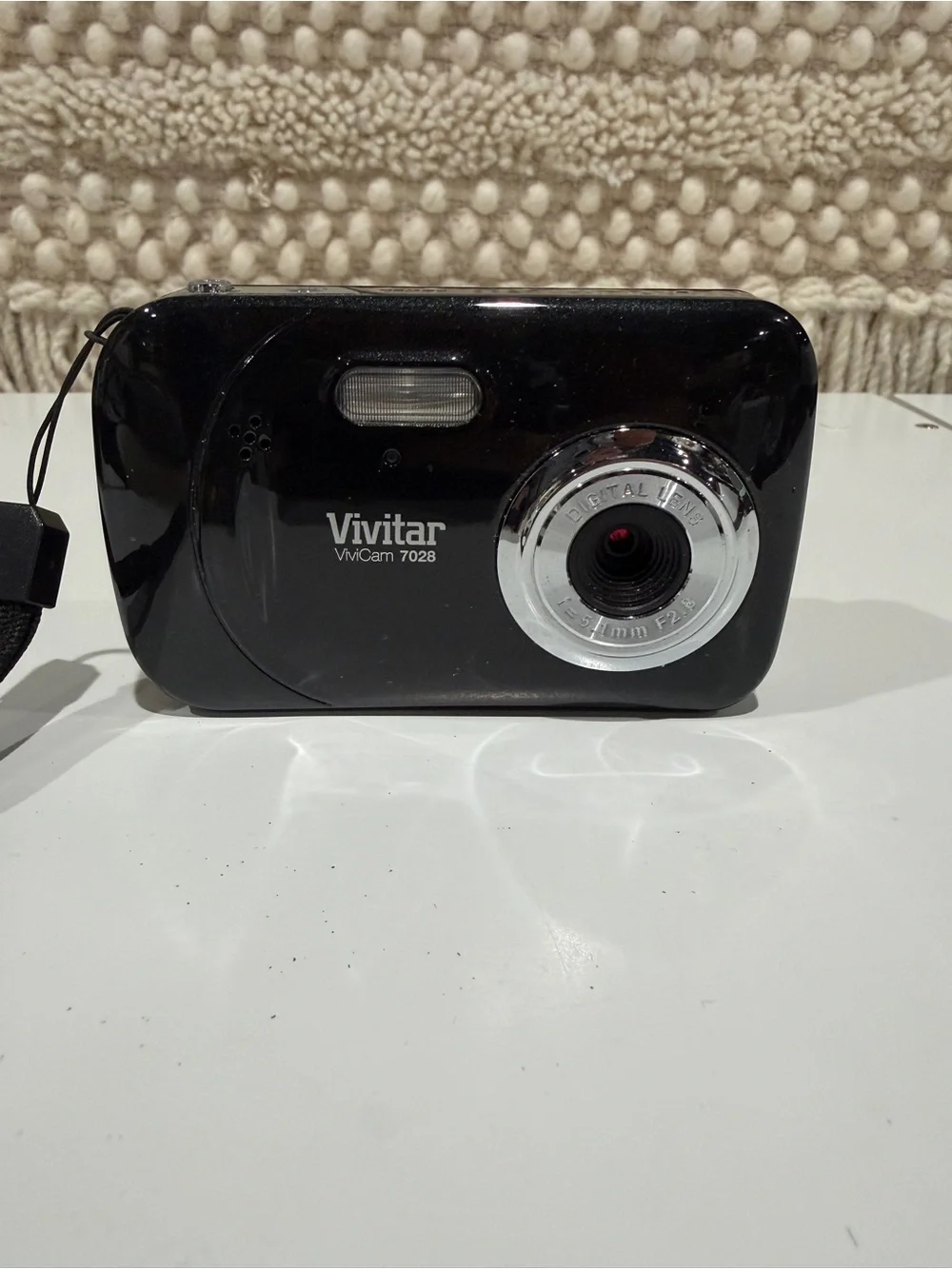 Vivitar VivCam 7028 Compact Black Digital Camera - Not Tested